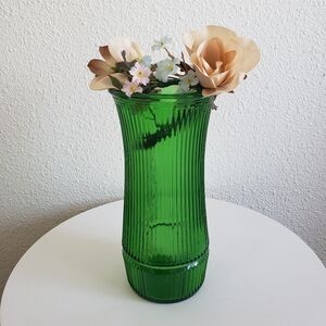 Vintage Hoosier Glass Green Ribbed 9- 3/4" Tall Vase